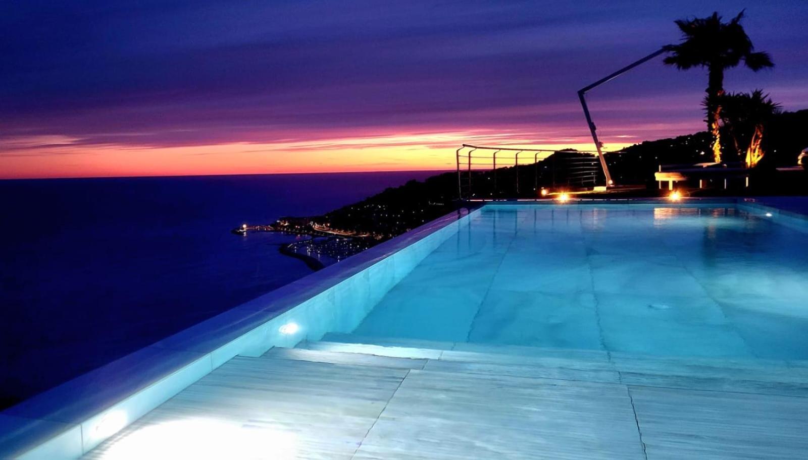 Villa Sabrina Riviera Dei Fiori A Picco Sul Mare Con Piscina Privata ,Wellness & Spa Imperia Zewnętrze zdjęcie